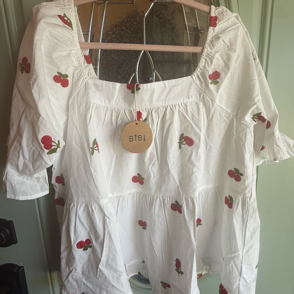 BiBi White Cherry-Print Peasant Tunic
